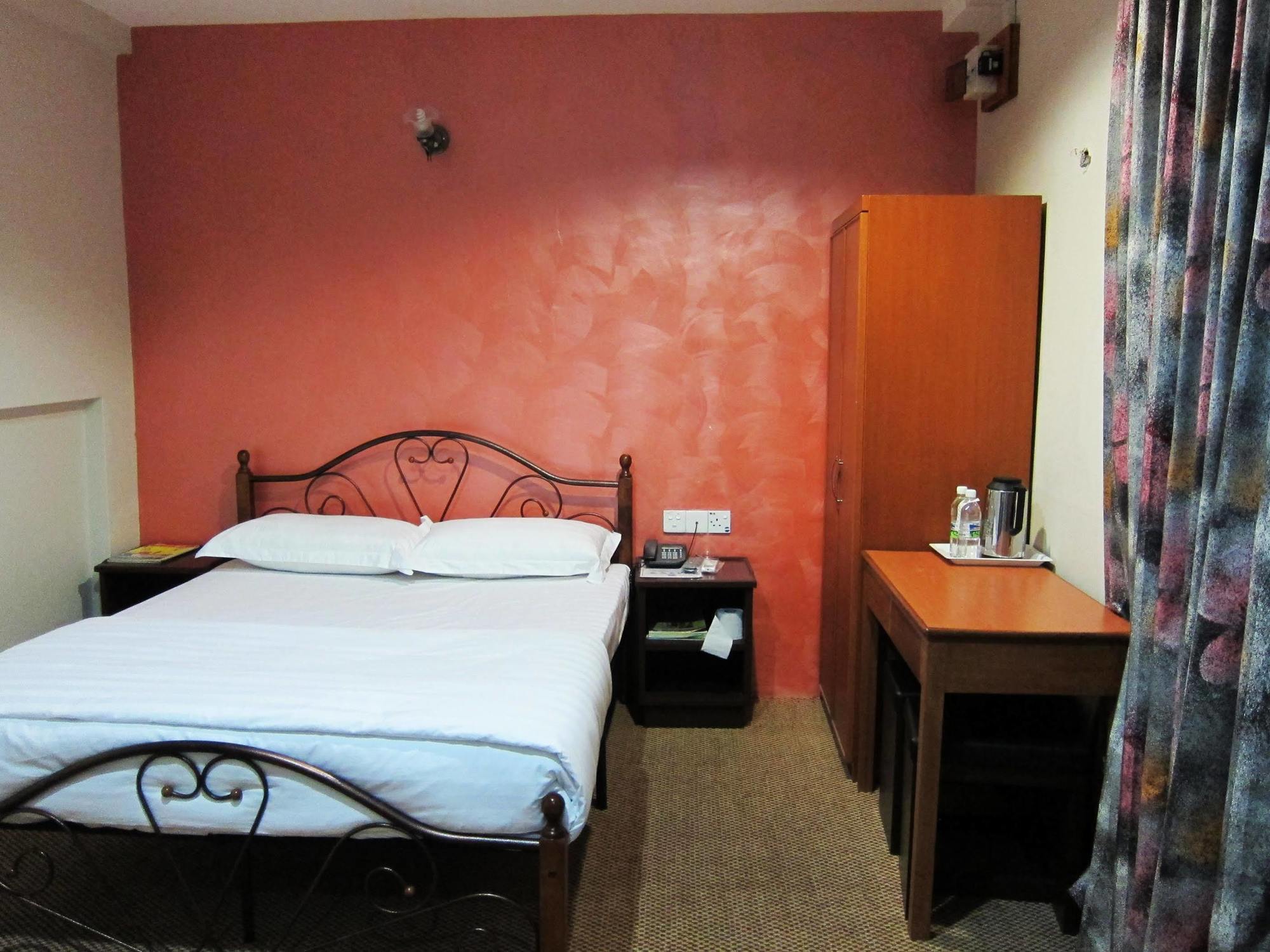 Oriental Inn Kuching Exterior photo